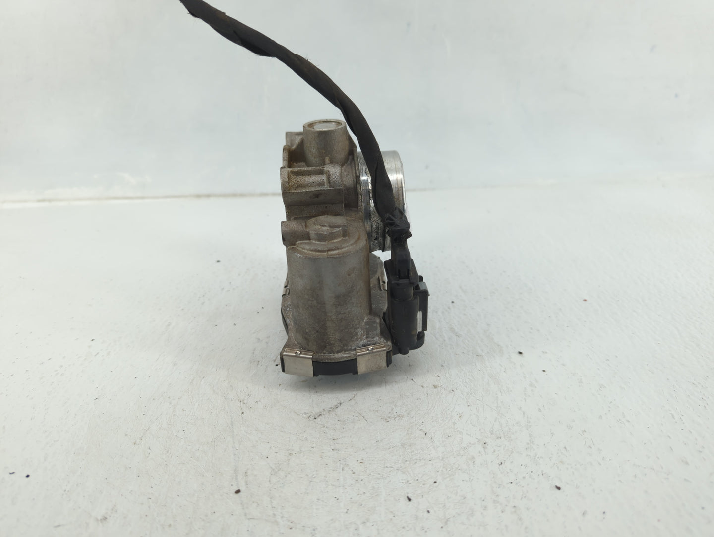 2016-2021 Chevrolet Malibu Throttle Body P/N:218.9.AB 12671379AA Fits Fits 2016 2017 2018 2019 2020 2021 2022 OEM Used Auto 