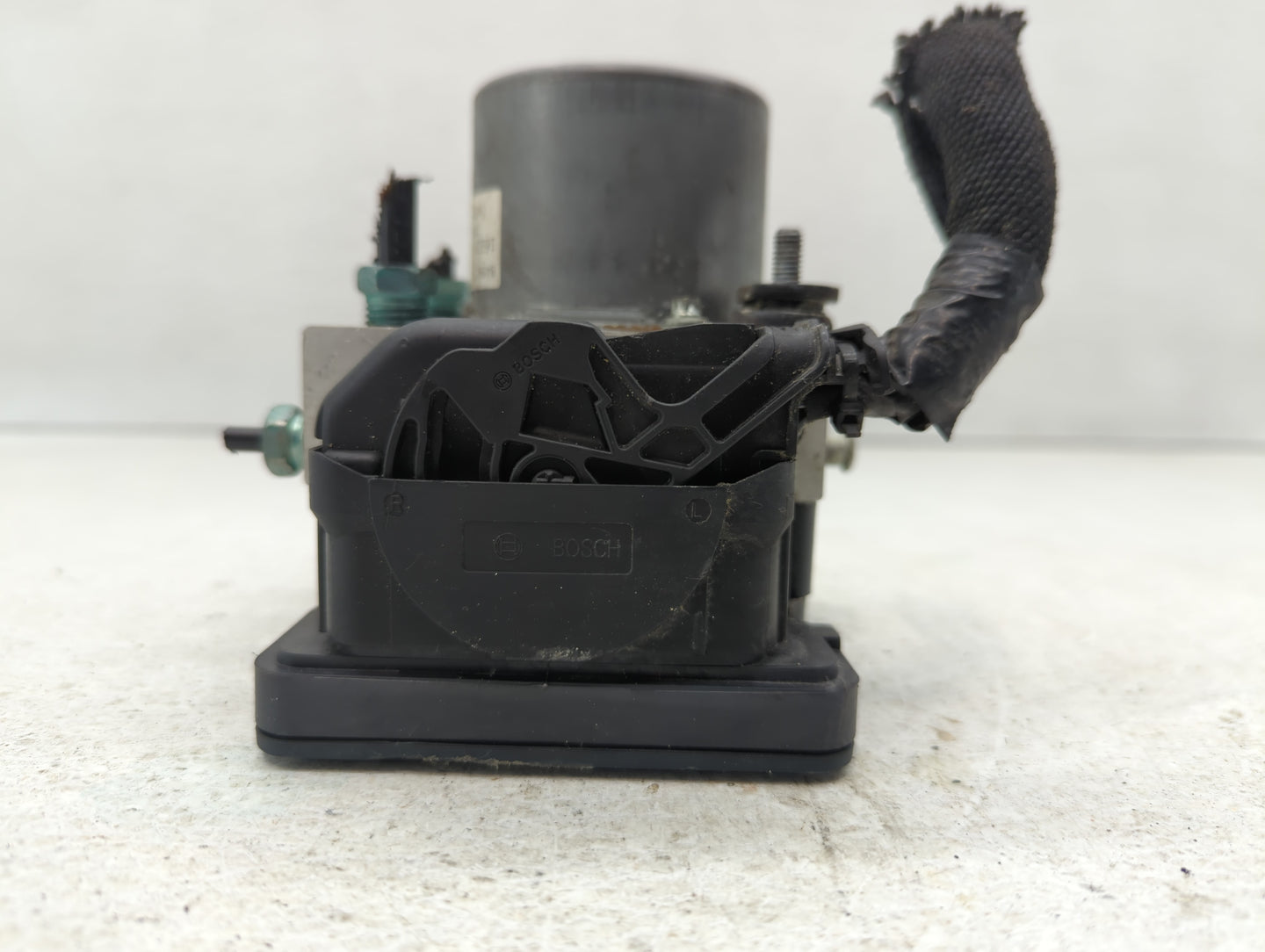 2019-2021 Chevrolet Malibu ABS Pump Control Module Replacement P/N:84501623 Fits Fits 2019 2020 2021 OEM Used Auto Parts - O