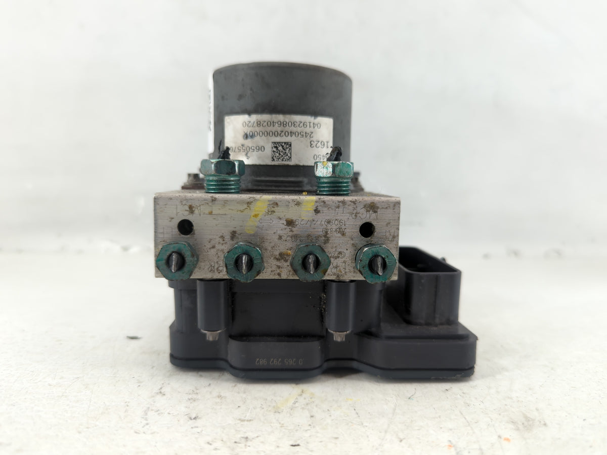 2019-2021 Chevrolet Malibu Anti-Lock Brake ABS Pump Module Actuator OEM P/N:84501623 Fits Fits 2019 2020 2021 OEM Used Auto 