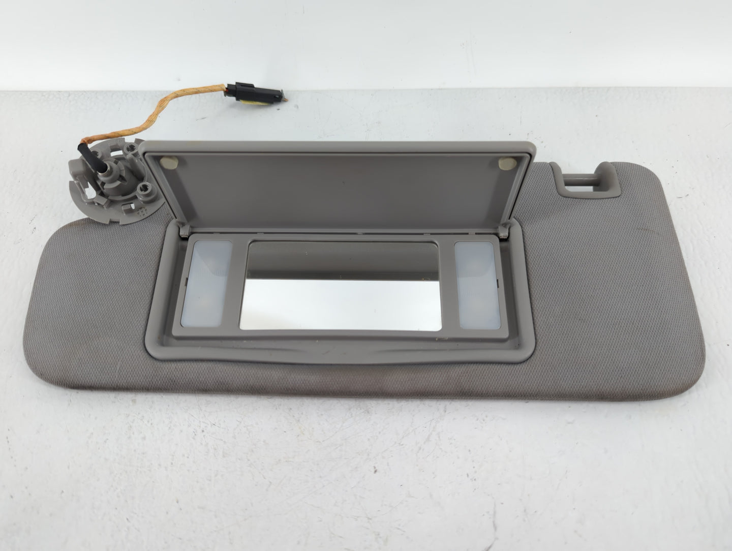 2016-2021 Chevrolet Malibu Sun Visor Shade Replacement Driver Left Mirror Fits Fits 2016 2017 2018 2019 2020 2021 OEM Used A