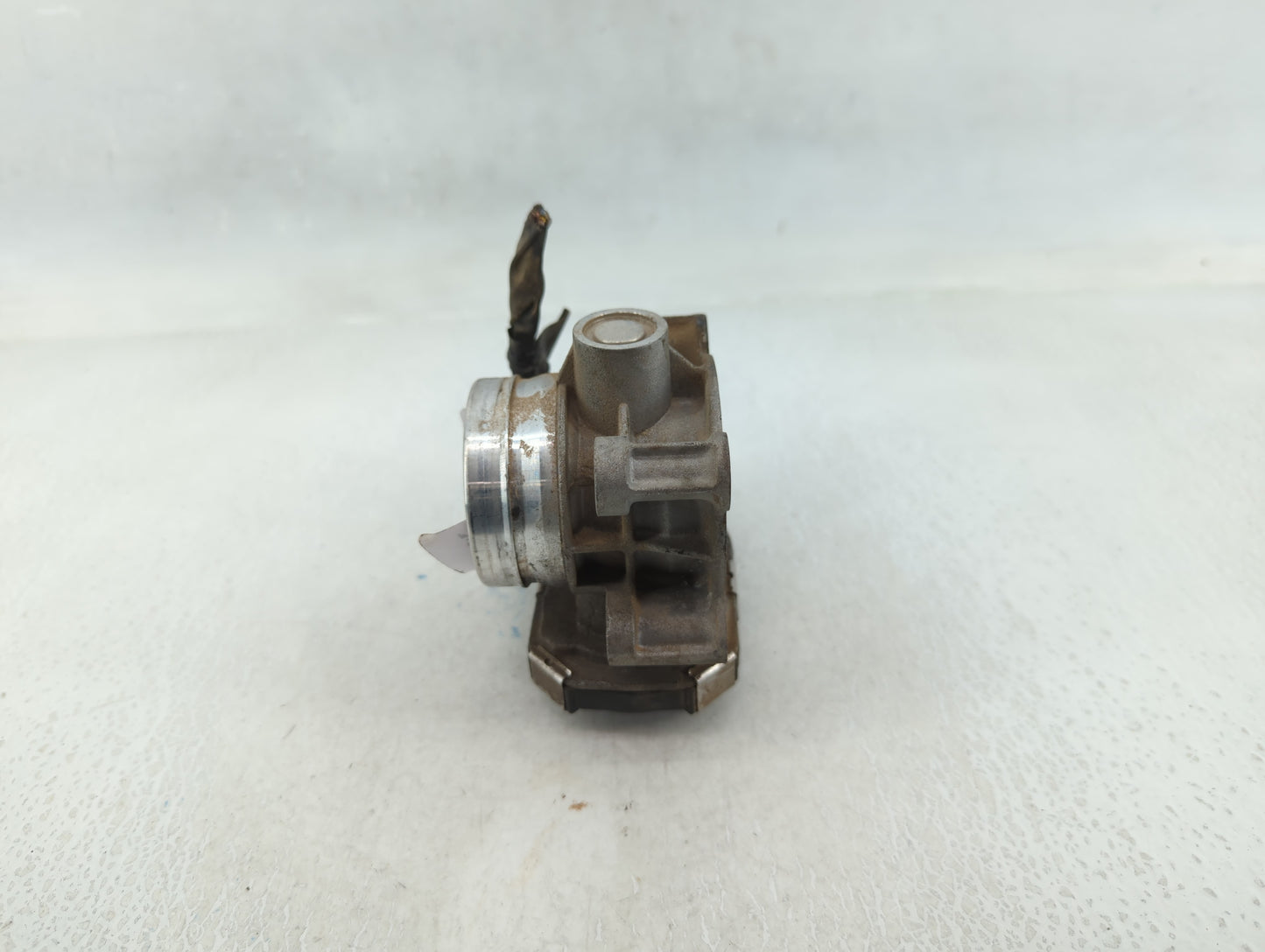 2016-2021 Chevrolet Malibu Throttle Body P/N:12671379AA Fits Fits 2016 2017 2018 2019 2020 2021 2022 OEM Used Auto Parts - O