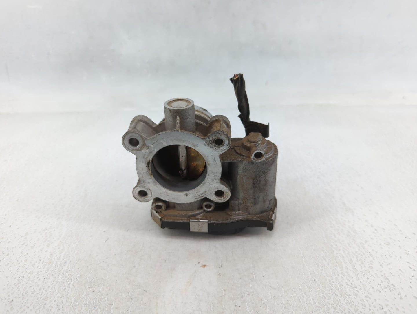 2016-2021 Chevrolet Malibu Throttle Body P/N:12671379AA Fits Fits 2016 2017 2018 2019 2020 2021 2022 OEM Used Auto Parts - O
