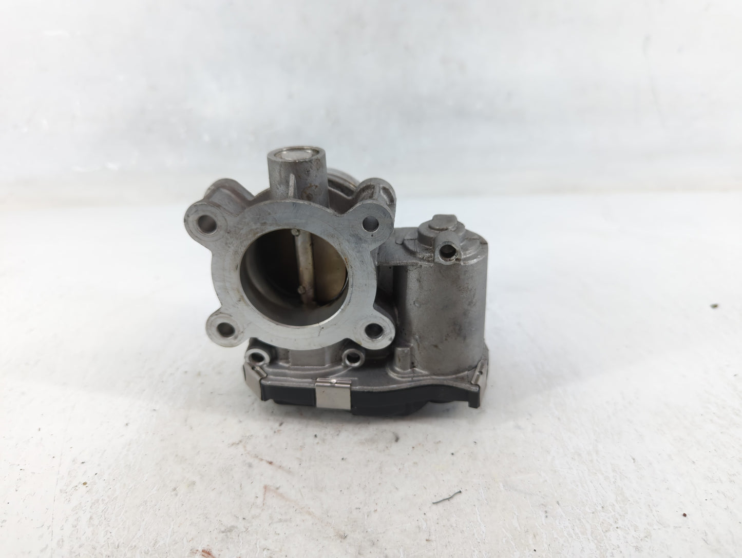 2016-2021 Chevrolet Malibu Throttle Body P/N:12671379AA Fits Fits 2016 2017 2018 2019 2020 2021 2022 OEM Used Auto Parts - O