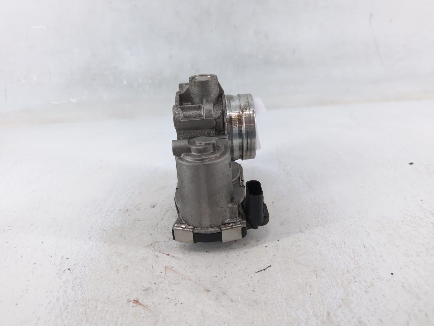 2016-2021 Chevrolet Malibu Throttle Body P/N:12671379AA Fits Fits 2016 2017 2018 2019 2020 2021 2022 OEM Used Auto Parts - O