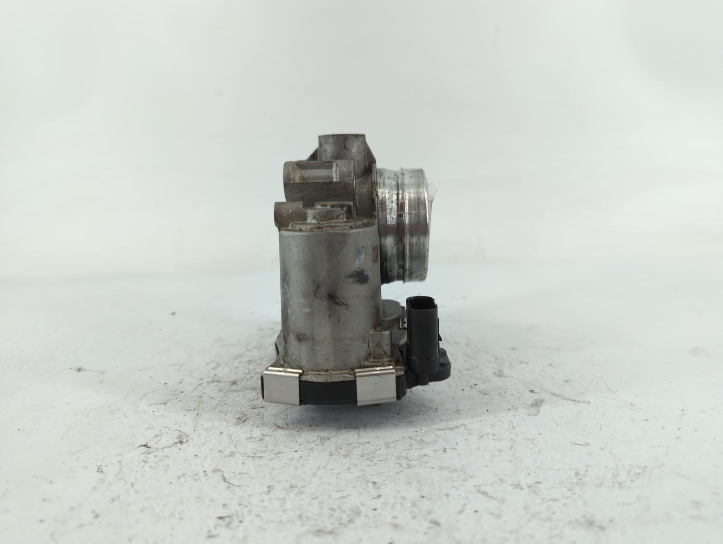 2016-2021 Chevrolet Malibu Throttle Body P/N:12671379AA Fits Fits 2016 2017 2018 2019 2020 2021 2022 OEM Used Auto Parts - O