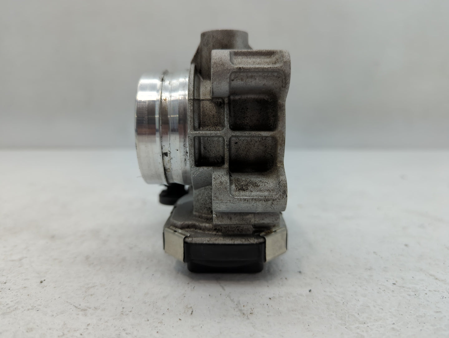 2016-2021 Chevrolet Malibu Throttle Body P/N:12671379AA Fits Fits 2016 2017 2018 2019 2020 2021 2022 OEM Used Auto Parts - O