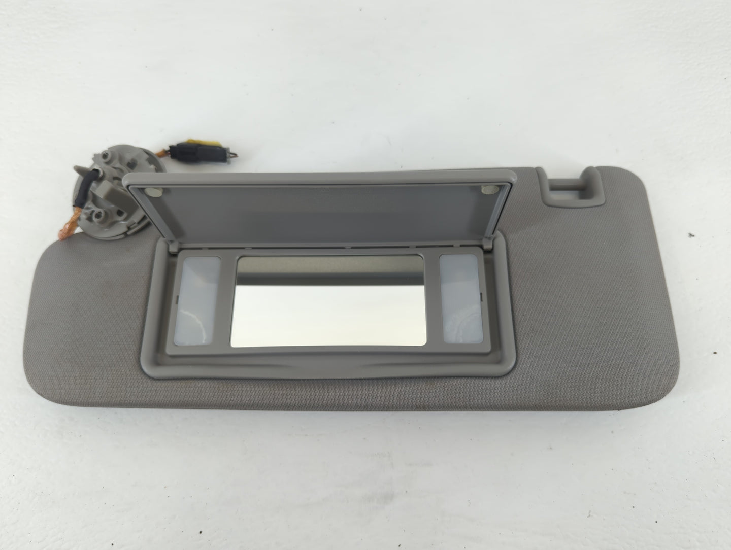 2016-2021 Chevrolet Malibu Sun Visor Shade Replacement Driver Left Mirror Fits Fits 2016 2017 2018 2019 2020 2021 OEM Used A