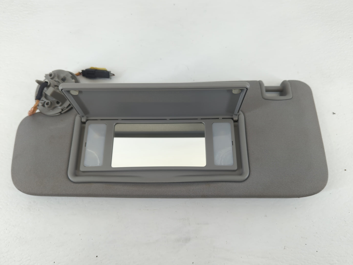 2016-2021 Chevrolet Malibu Sun Visor Shade Replacement Driver Left Mirror Fits Fits 2016 2017 2018 2019 2020 2021 OEM Used A