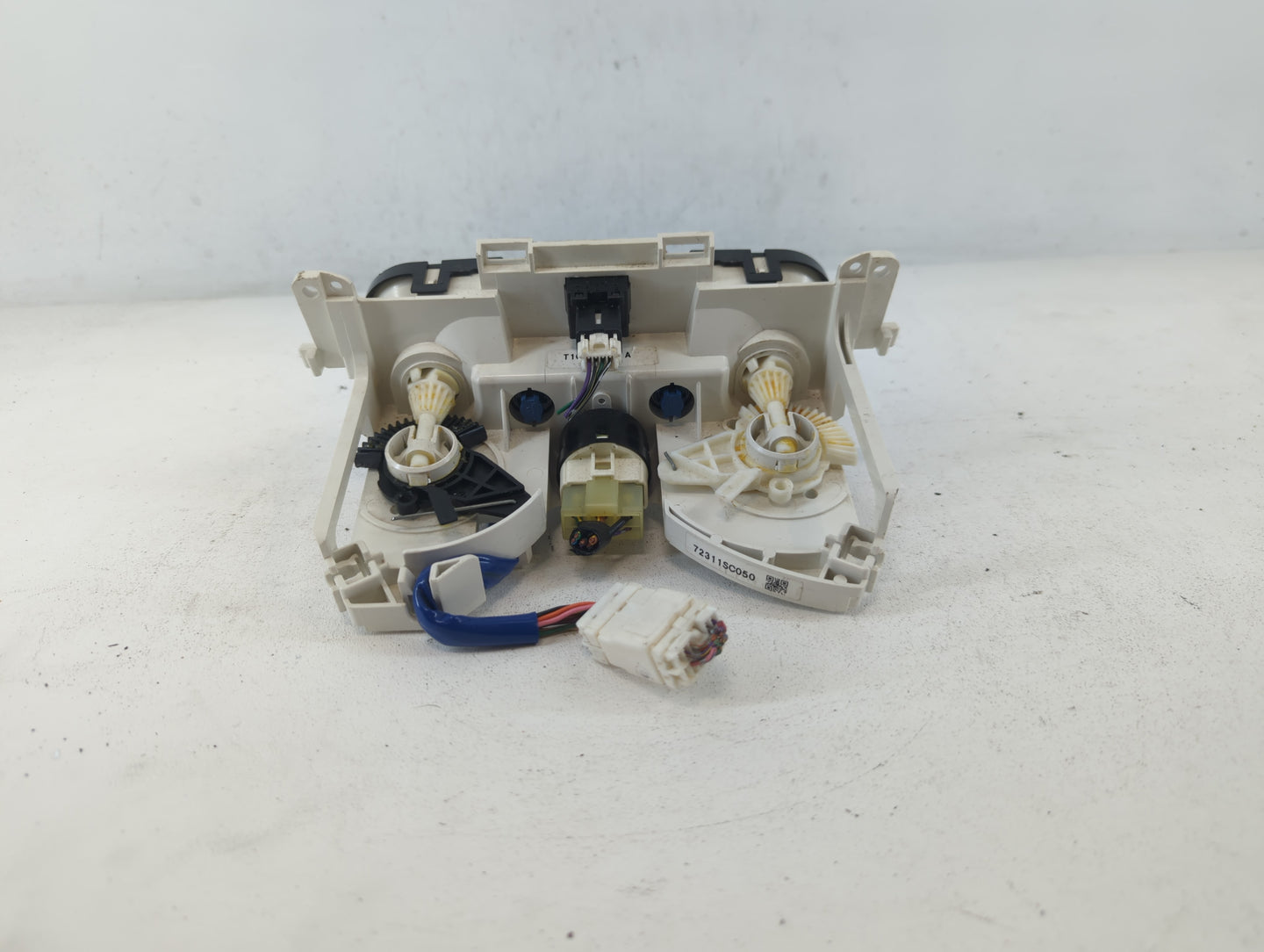 2019-2021 Chevrolet Malibu Climate Control Module Temperature AC/Heater Replacement P/N:72311SC050 Fits Fits 2019 2020 2021 