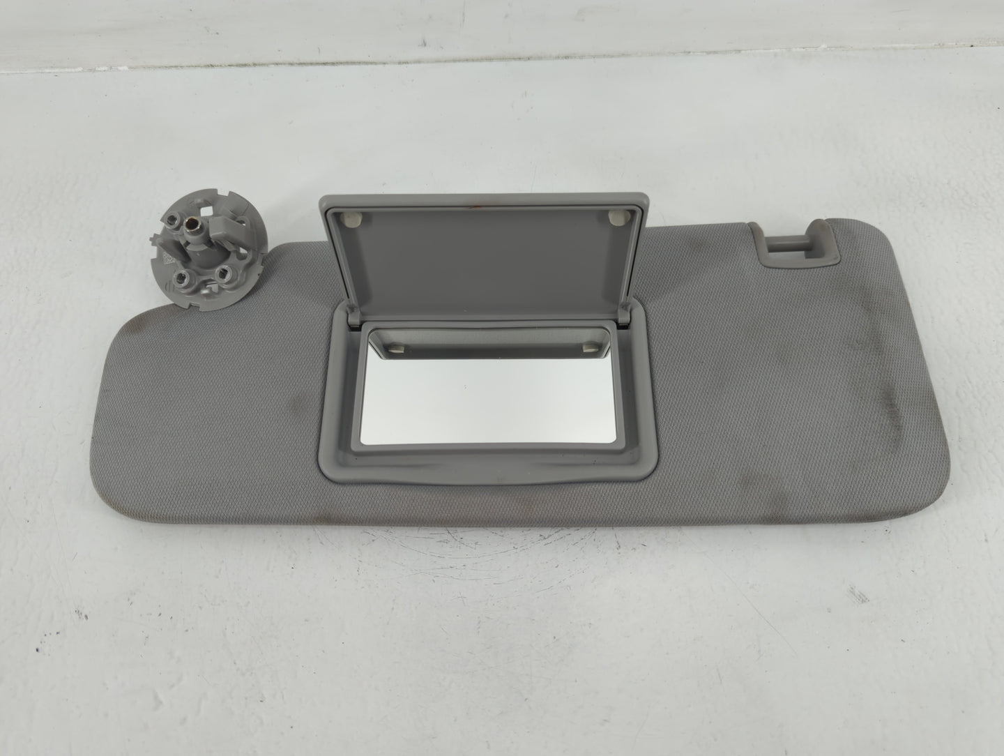 2016-2021 Chevrolet Malibu Sun Visor Shade Replacement Driver Left Mirror Fits Fits 2016 2017 2018 2019 2020 2021 OEM Used A