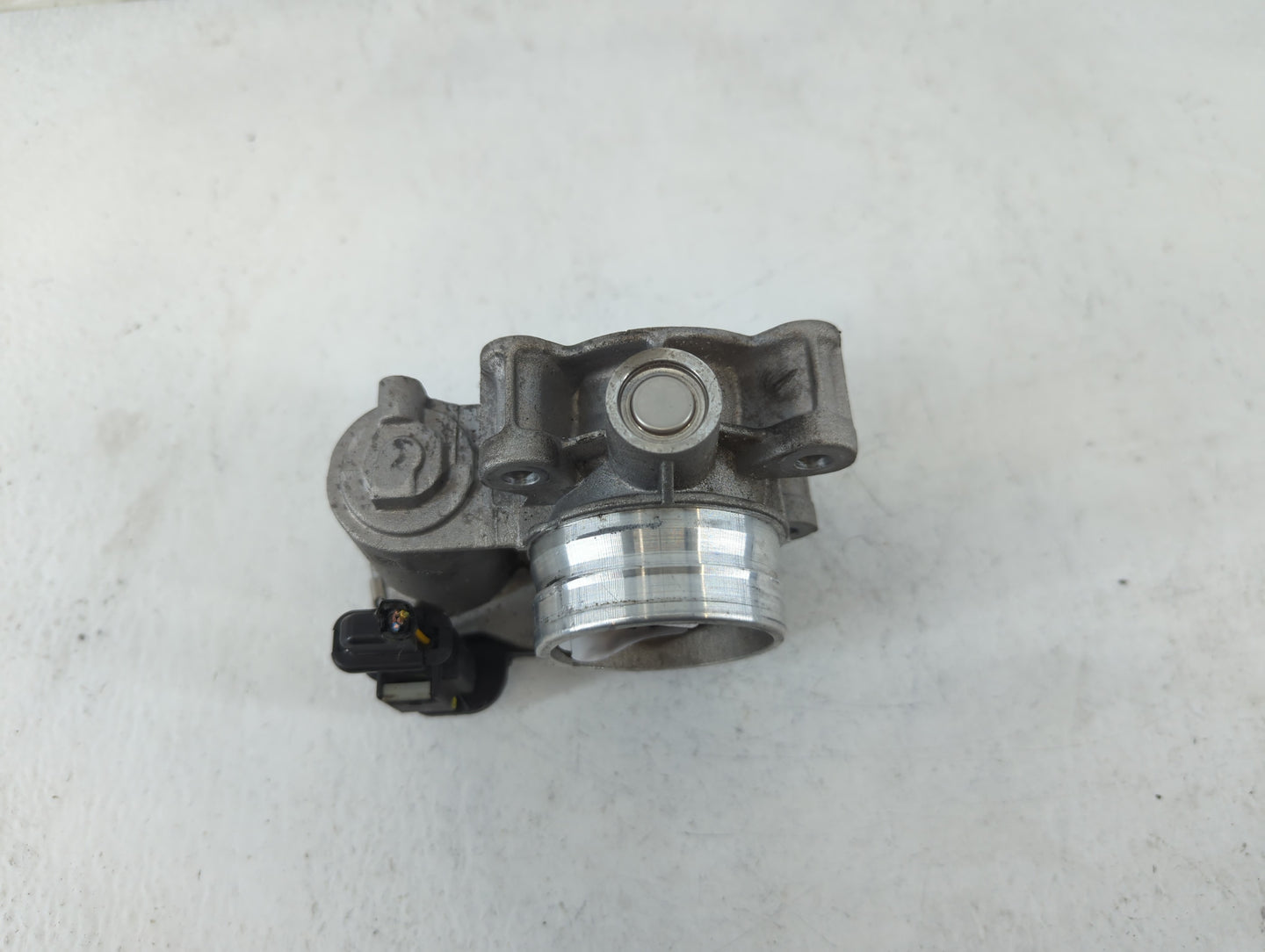 2016-2021 Chevrolet Malibu Throttle Body P/N:12671379AA Fits Fits 2016 2017 2018 2019 2020 2021 2022 OEM Used Auto Parts - O