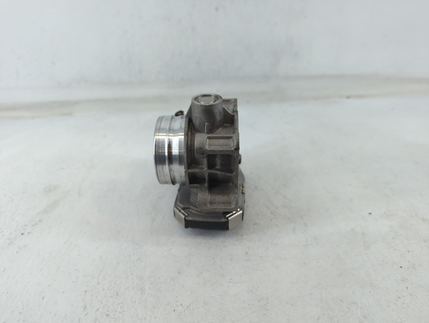 2016-2021 Chevrolet Malibu Throttle Body P/N:12671379AA Fits Fits 2016 2017 2018 2019 2020 2021 2022 OEM Used Auto Parts - O
