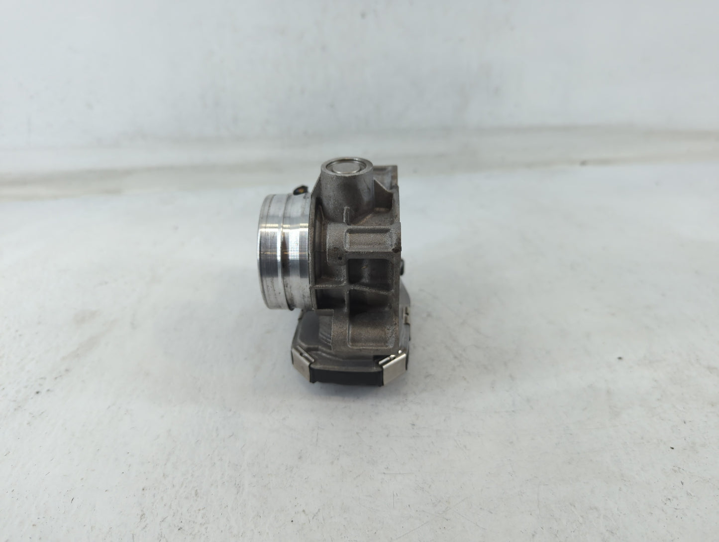 2016-2021 Chevrolet Malibu Throttle Body P/N:12671379AA Fits Fits 2016 2017 2018 2019 2020 2021 2022 OEM Used Auto Parts - O