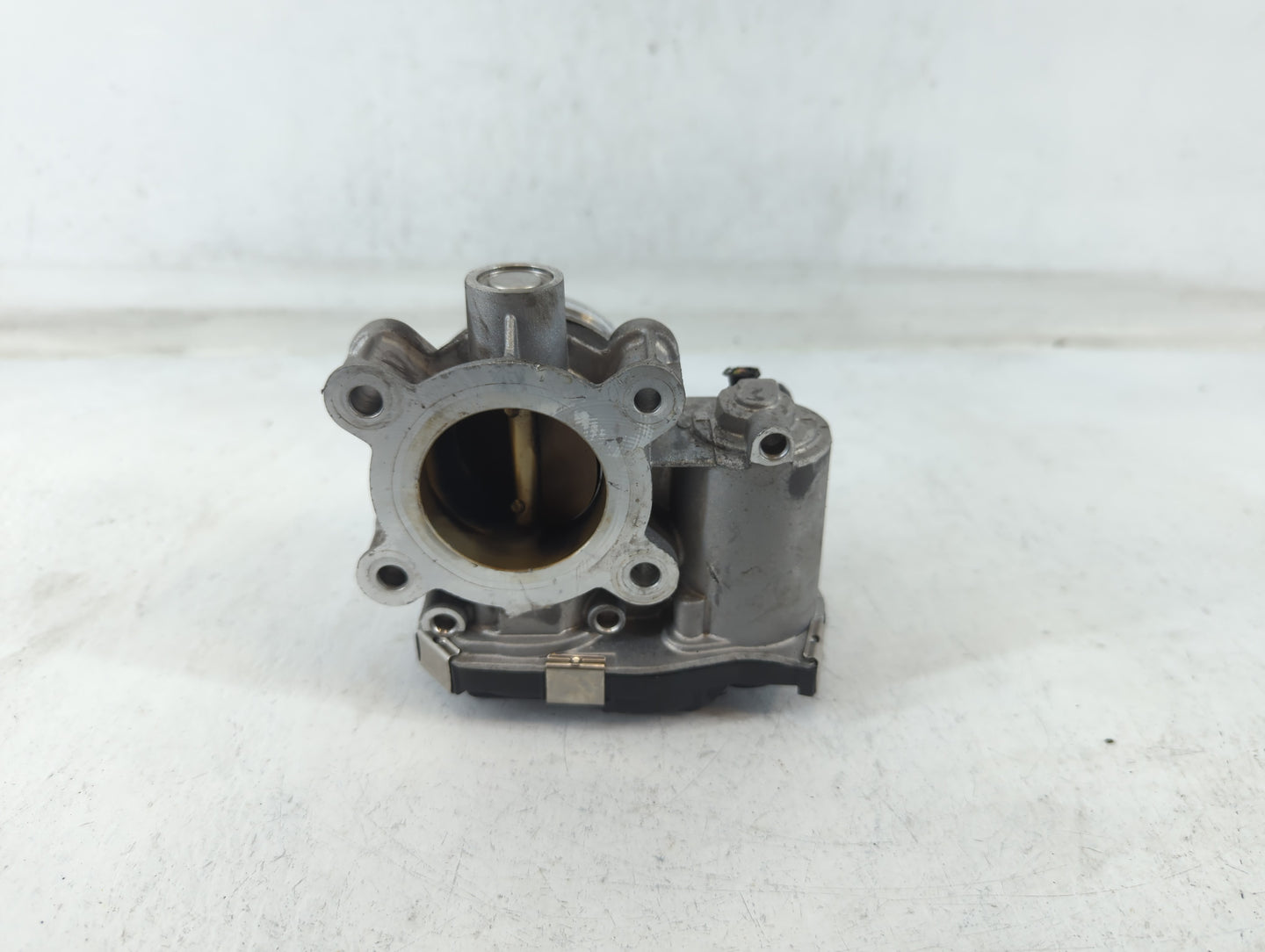 2016-2021 Chevrolet Malibu Throttle Body P/N:12671379AA Fits Fits 2016 2017 2018 2019 2020 2021 2022 OEM Used Auto Parts - O