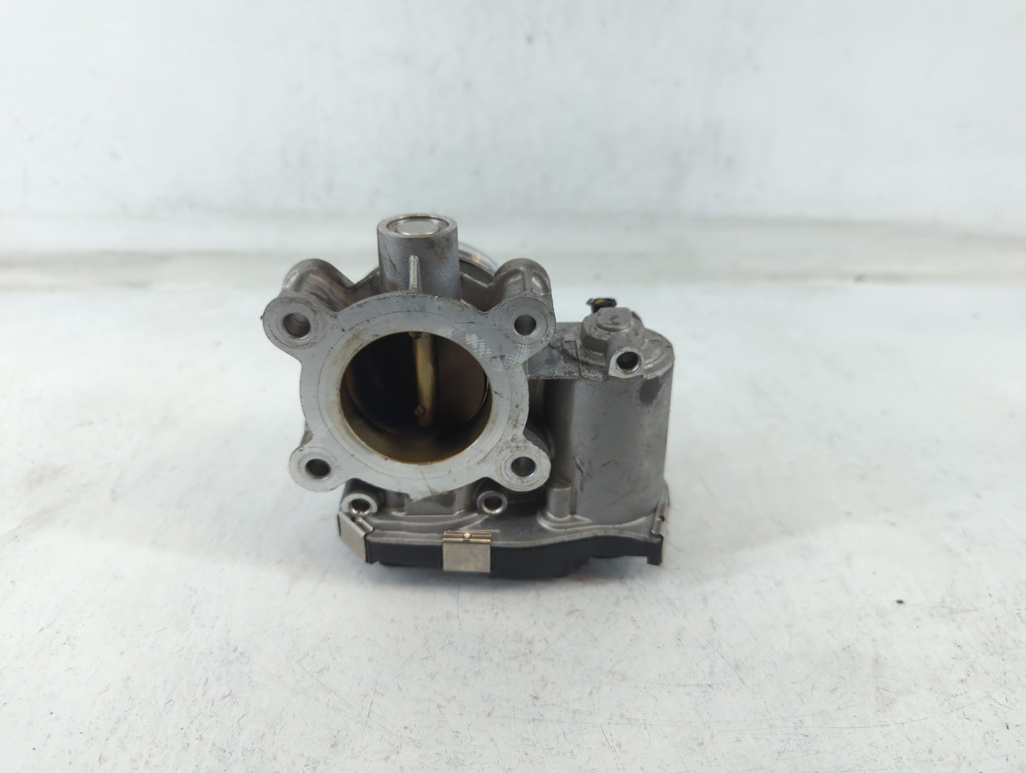 2016-2021 Chevrolet Malibu Throttle Body P/N:12671379AA Fits Fits 2016 2017 2018 2019 2020 2021 2022 OEM Used Auto Parts - O