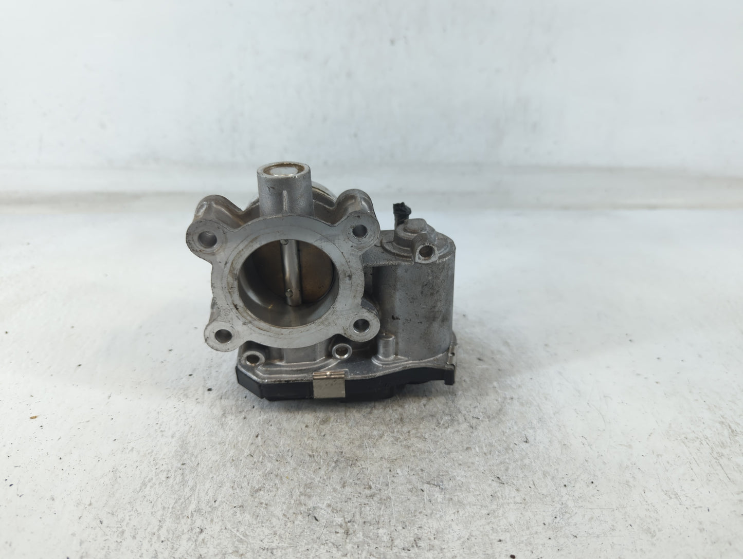2016-2021 Chevrolet Malibu Throttle Body P/N:12671379AA Fits Fits 2016 2017 2018 2019 2020 2021 2022 OEM Used Auto Parts - O