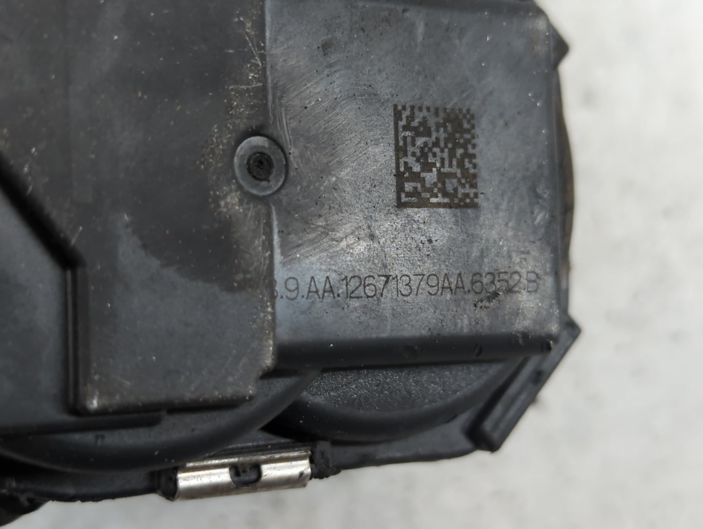 2016-2021 Chevrolet Malibu Throttle Body P/N:12671379AA Fits Fits 2016 2017 2018 2019 2020 2021 2022 OEM Used Auto Parts - O