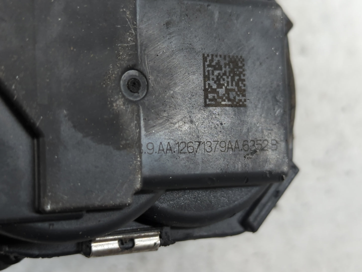 2016-2021 Chevrolet Malibu Throttle Body P/N:12671379AA Fits Fits 2016 2017 2018 2019 2020 2021 2022 OEM Used Auto Parts - O