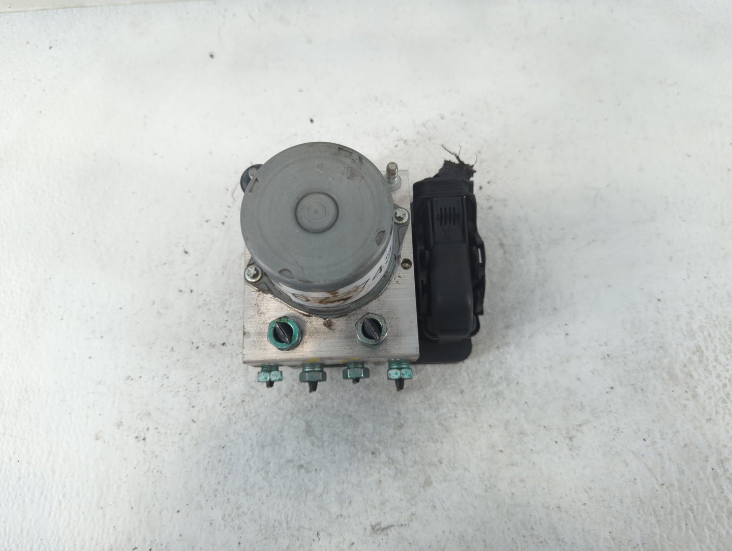 2019-2021 Chevrolet Malibu ABS Pump Control Module Replacement P/N:84501623 Fits Fits 2019 2020 2021 OEM Used Auto Parts - O