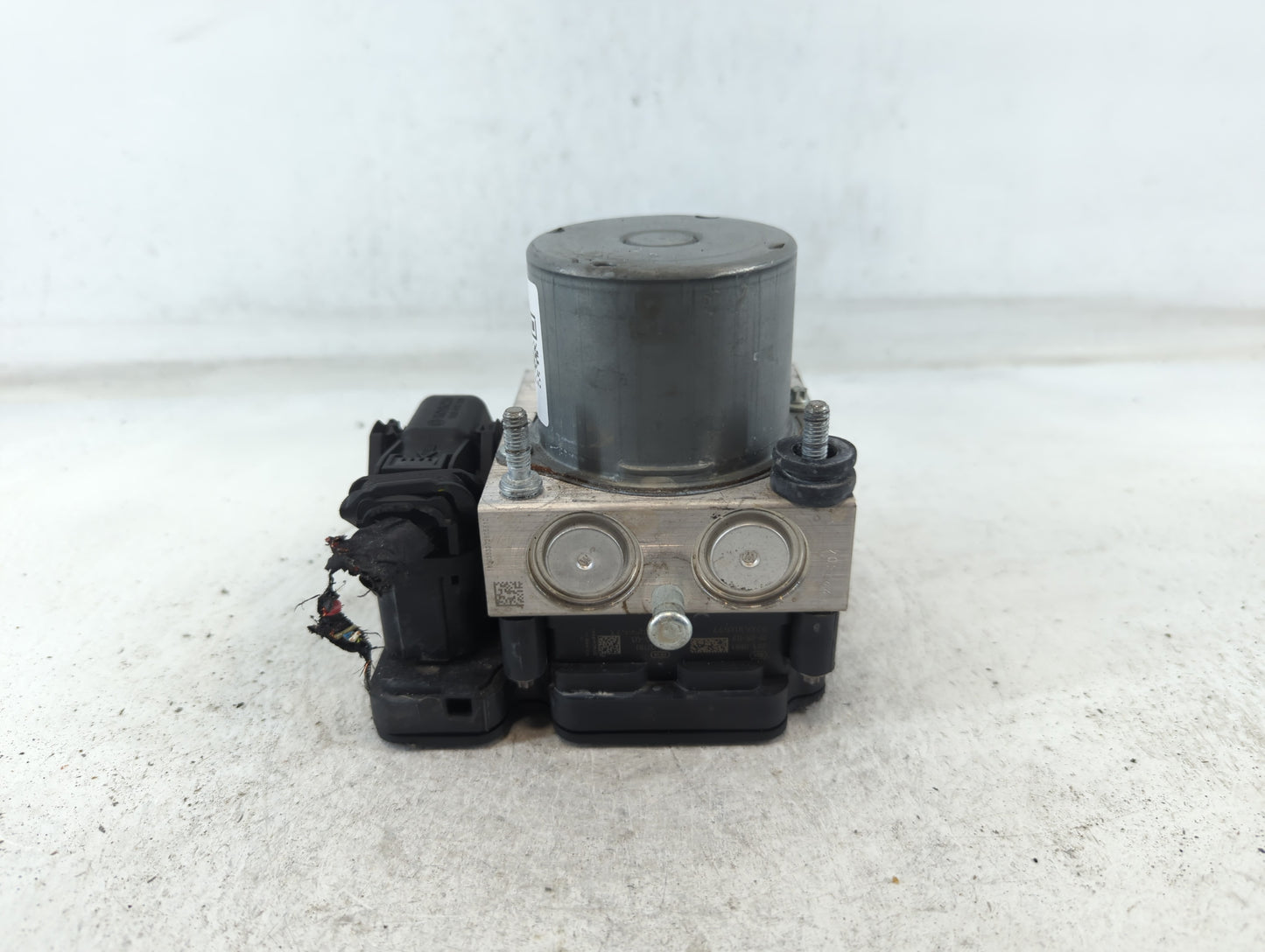 2019-2021 Chevrolet Malibu ABS Pump Control Module Replacement P/N:84501623 Fits Fits 2019 2020 2021 OEM Used Auto Parts - O