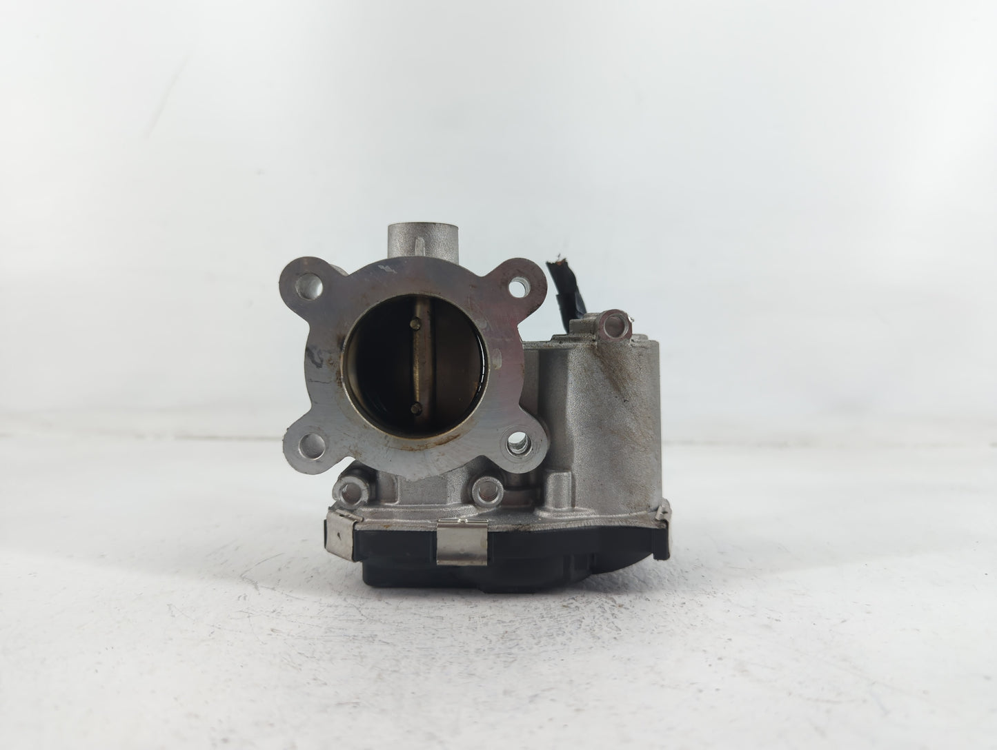 2016-2021 Chevrolet Malibu Throttle Body P/N:12671379AA Fits Fits 2016 2017 2018 2019 2020 2021 2022 OEM Used Auto Parts - O