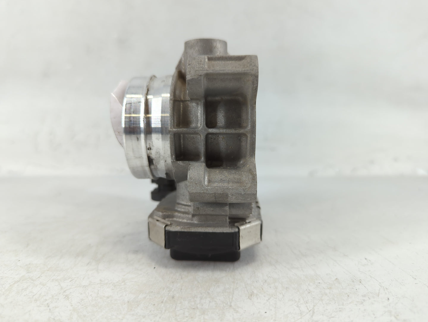 2016-2021 Chevrolet Malibu Throttle Body P/N:12671379AA Fits Fits 2016 2017 2018 2019 2020 2021 2022 OEM Used Auto Parts - O