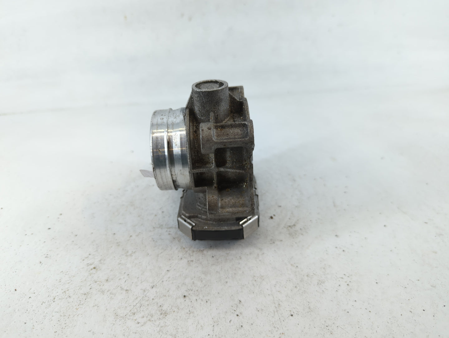 2016-2021 Chevrolet Malibu Throttle Body P/N:12671379AA Fits Fits 2016 2017 2018 2019 2020 2021 2022 OEM Used Auto Parts - O
