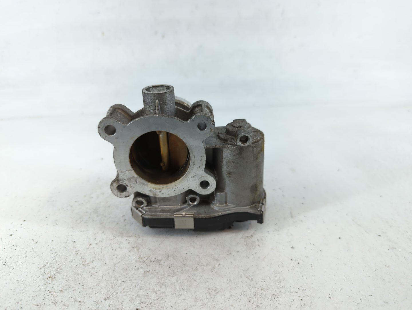 2016-2021 Chevrolet Malibu Throttle Body P/N:12671379AA Fits Fits 2016 2017 2018 2019 2020 2021 2022 OEM Used Auto Parts - O