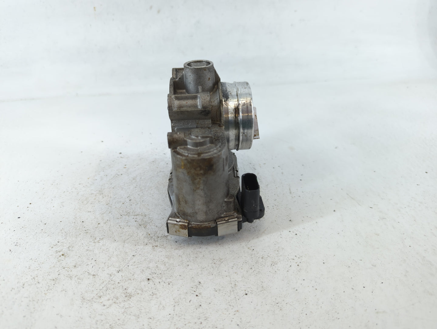 2016-2021 Chevrolet Malibu Throttle Body P/N:12671379AA Fits Fits 2016 2017 2018 2019 2020 2021 2022 OEM Used Auto Parts - O