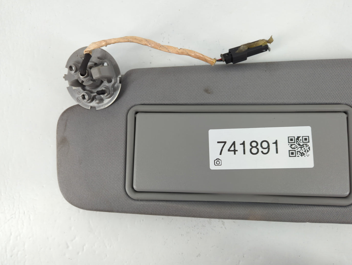 2016-2021 Chevrolet Malibu Sun Visor Shade Replacement Driver Left Mirror Fits Fits 2016 2017 2018 2019 2020 2021 OEM Used A