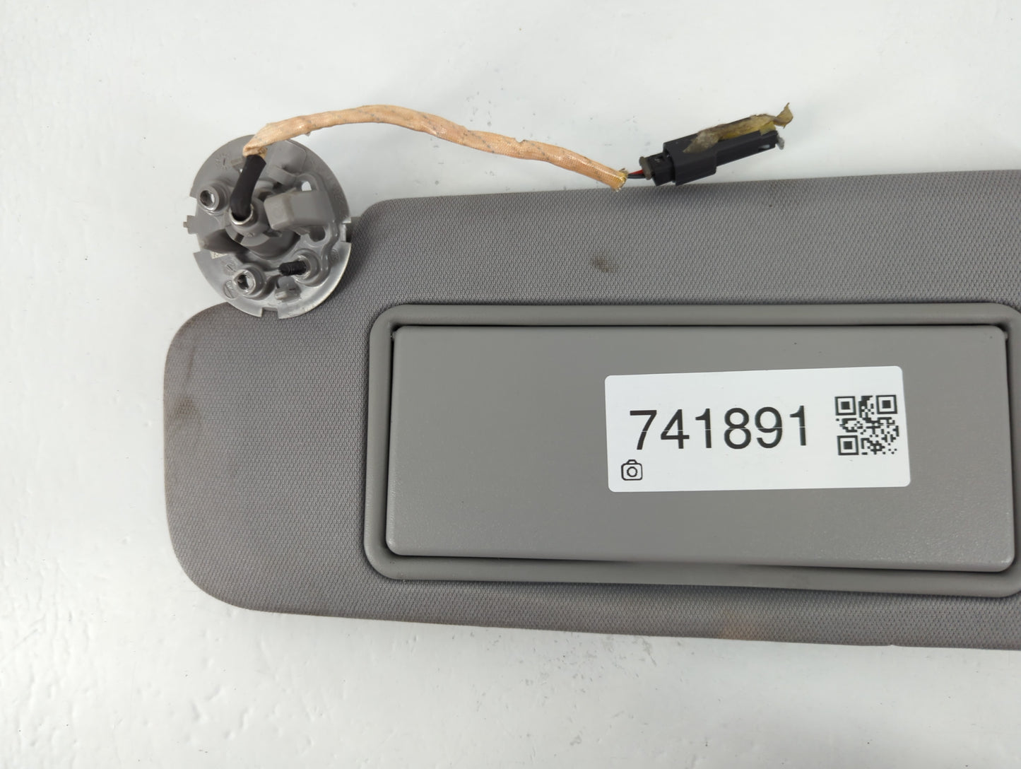 2016-2021 Chevrolet Malibu Sun Visor Shade Replacement Driver Left Mirror Fits Fits 2016 2017 2018 2019 2020 2021 OEM Used A