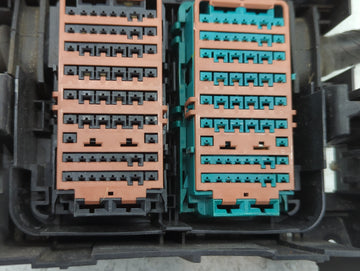 2019-2021 Chevrolet Malibu Fusebox Fuse Box Panel Relay Module P/N:PP-GF35 Fits Fits 2019 2020 2021 OEM Used Auto Parts