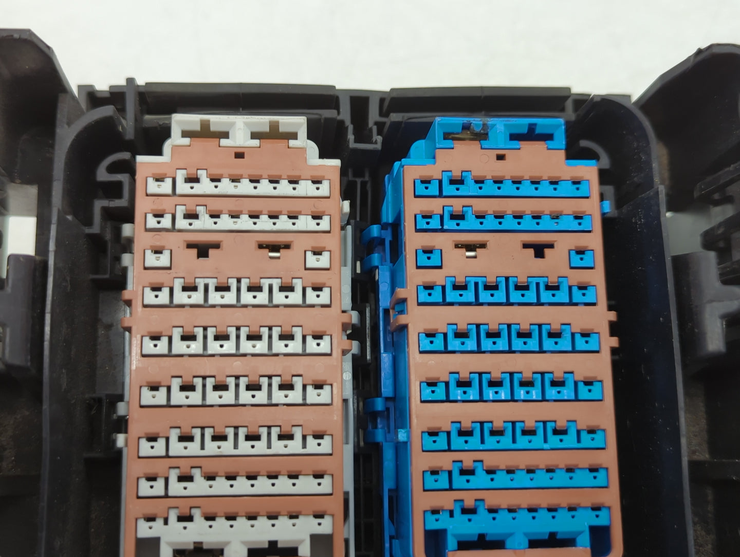 2019-2021 Chevrolet Malibu Fusebox Fuse Box Panel Relay Module P/N:PP-GF35 Fits Fits 2019 2020 2021 OEM Used Auto Parts - Oe