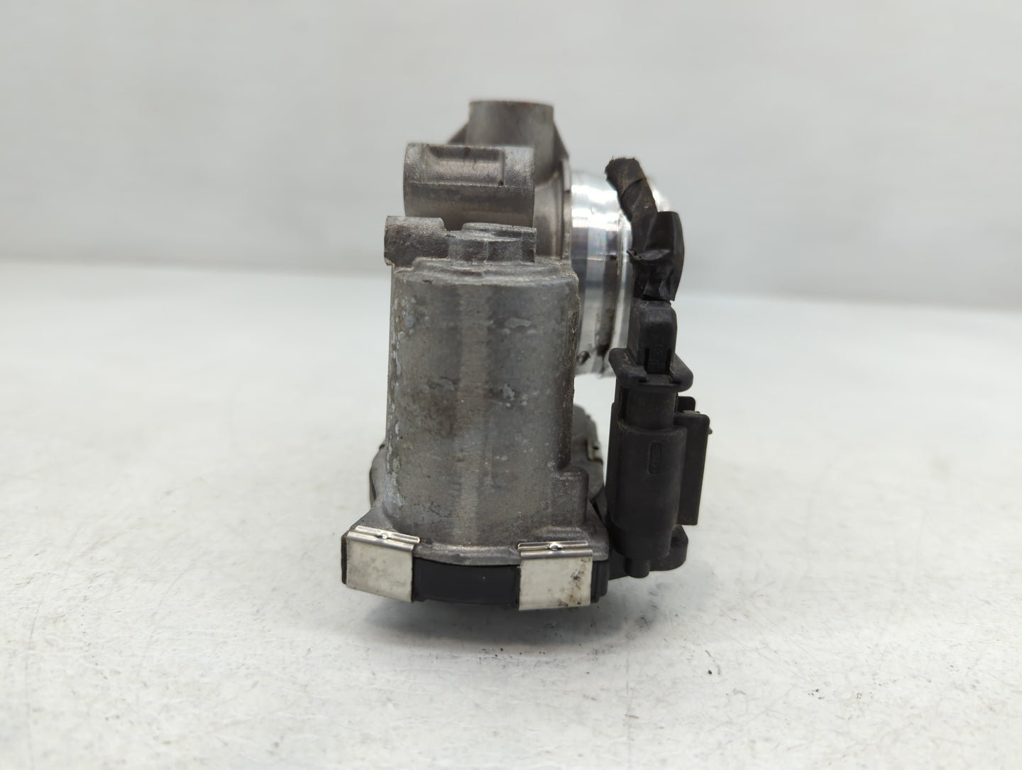 2016-2021 Chevrolet Malibu Throttle Body P/N:12671379AA Fits Fits 2016 2017 2018 2019 2020 2021 2022 OEM Used Auto Parts - O