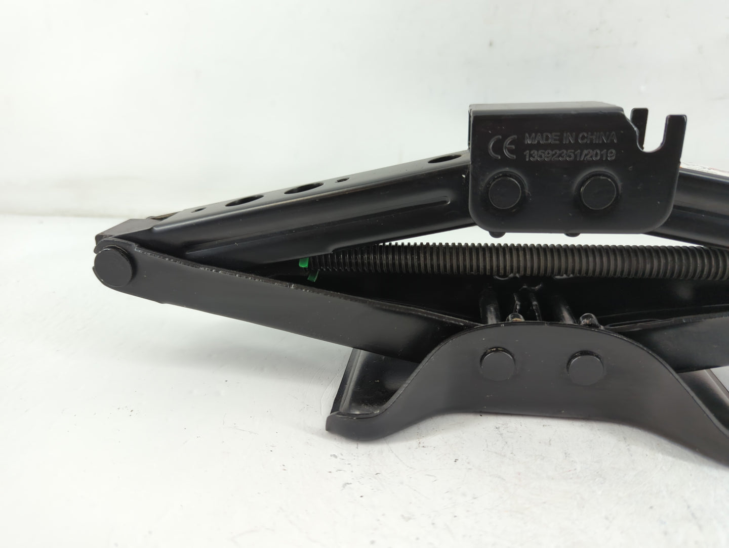 2020 Chevrolet Malibu Spare Scissor Car Jack - Oemusedautoparts1.com