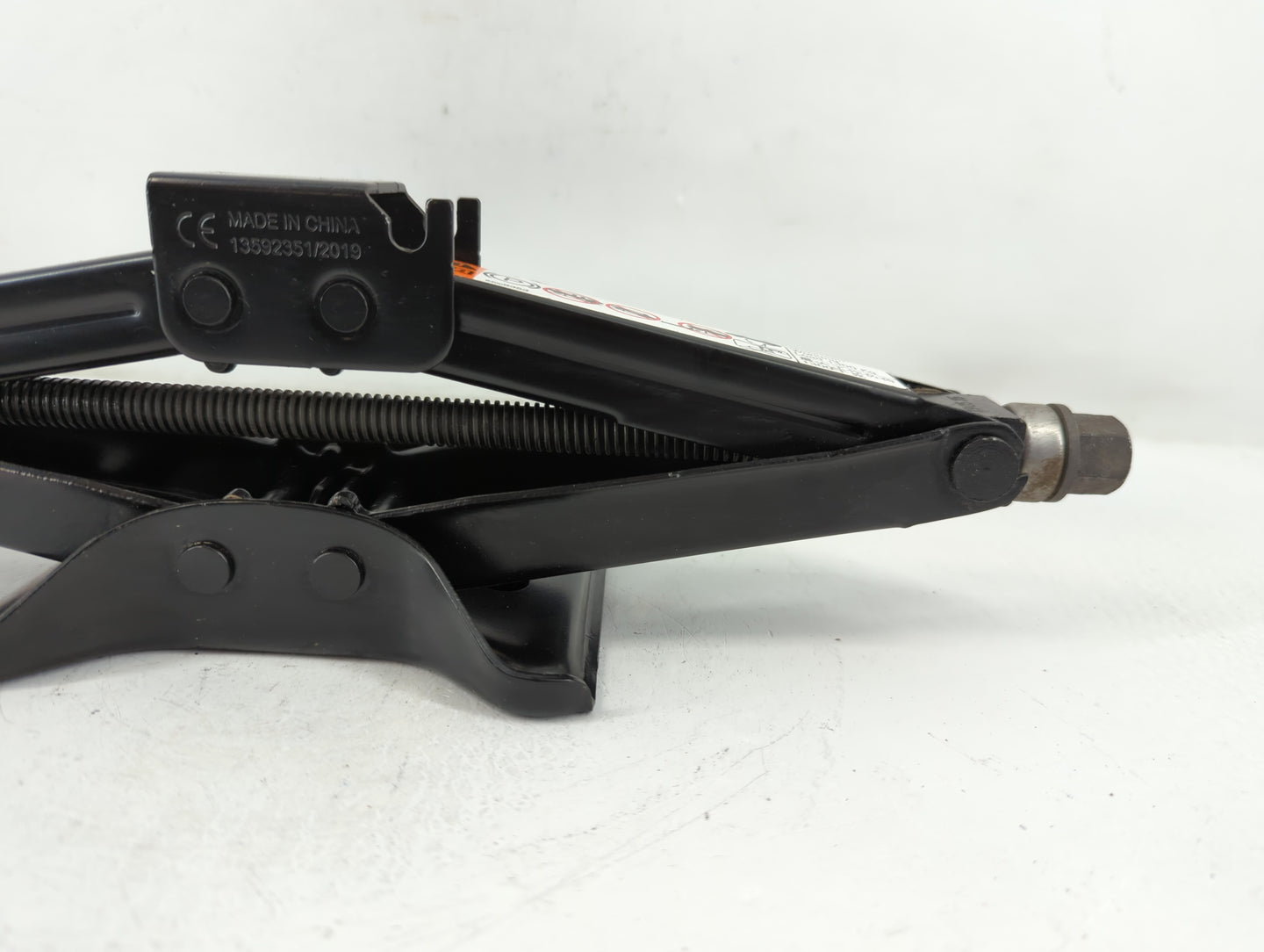 2020 Chevrolet Malibu Spare Scissor Car Jack - Oemusedautoparts1.com
