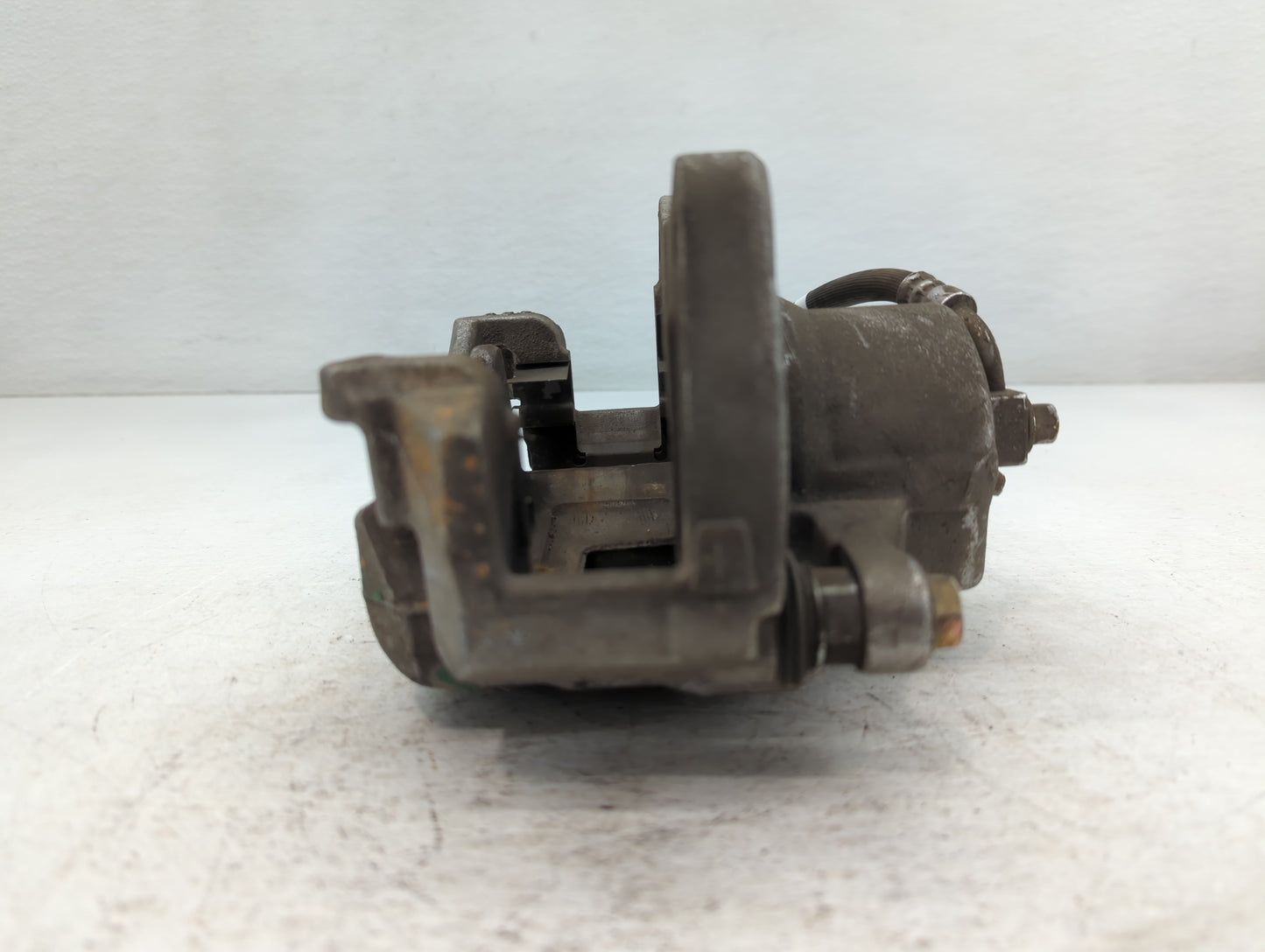 2020 Chevrolet Malibu Front Driver Left Brake Caliper - Oemusedautoparts1.com