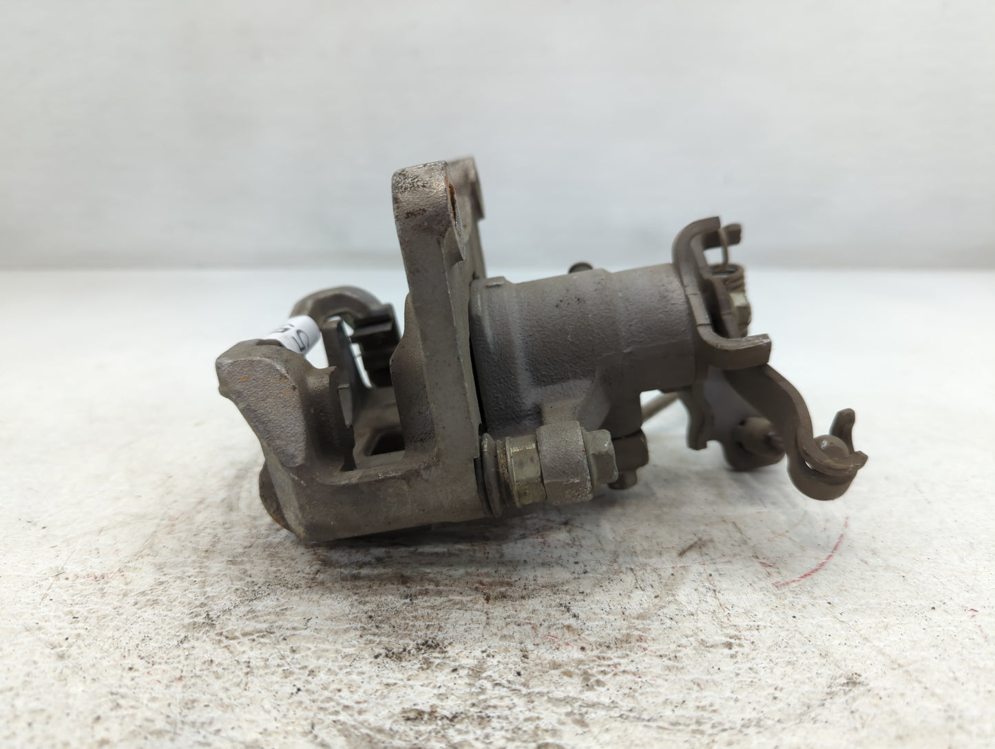 2016-2021 Chevrolet Malibu Front Driver Left Brake Caliper - Oemusedautoparts1.com