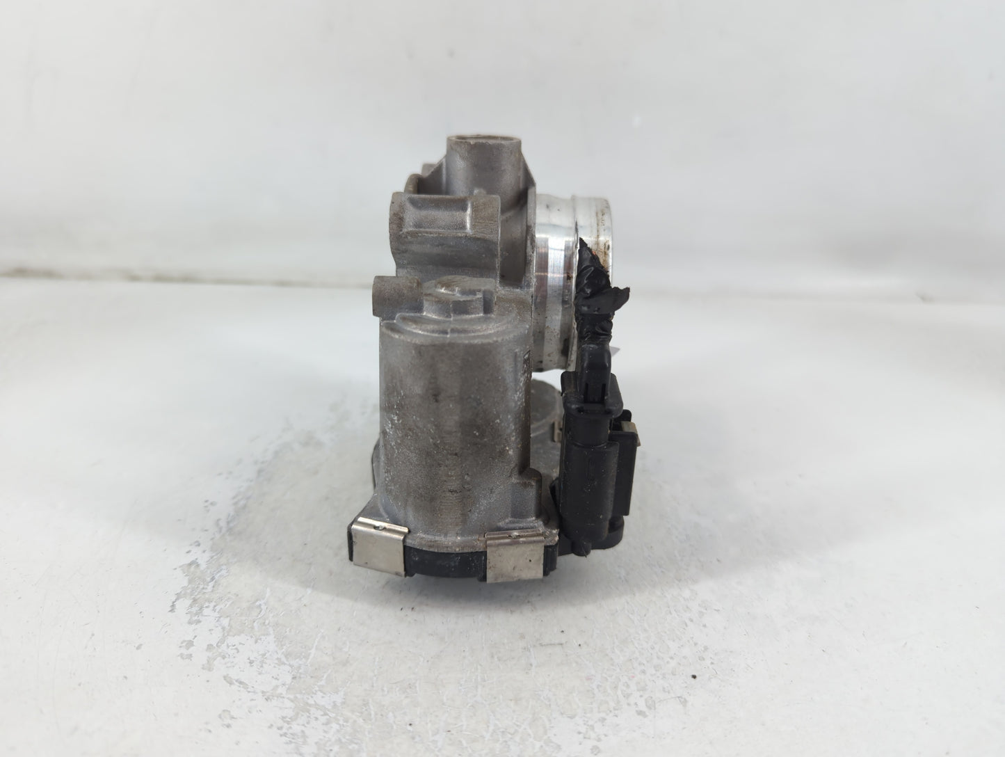 2016-2021 Chevrolet Malibu Throttle Body P/N:12671379AA Fits Fits 2016 2017 2018 2019 2020 2021 2022 OEM Used Auto Parts - O