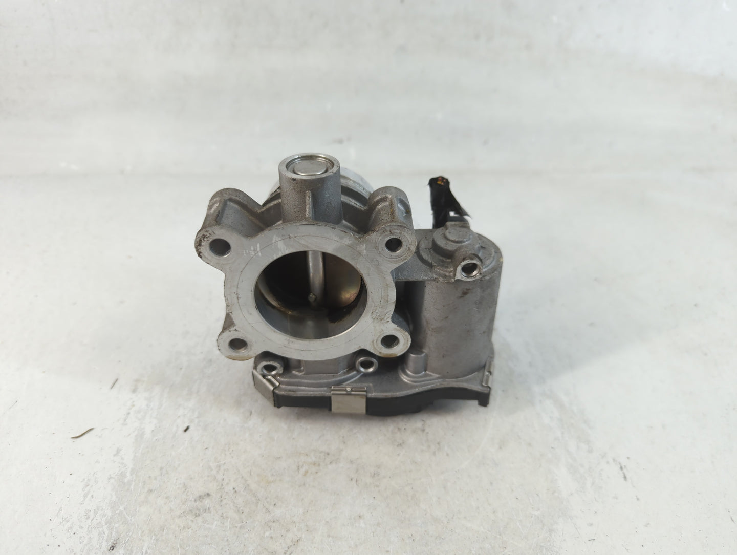 2016-2021 Chevrolet Malibu Throttle Body P/N:12671379AA Fits Fits 2016 2017 2018 2019 2020 2021 2022 OEM Used Auto Parts - O