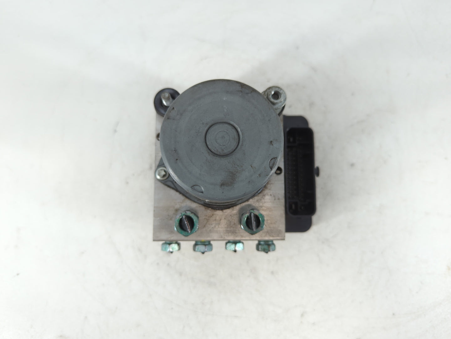 2019-2021 Chevrolet Malibu ABS Pump Control Module Replacement P/N:0650557 84501623 Fits Fits 2019 2020 2021 OEM Used Auto P