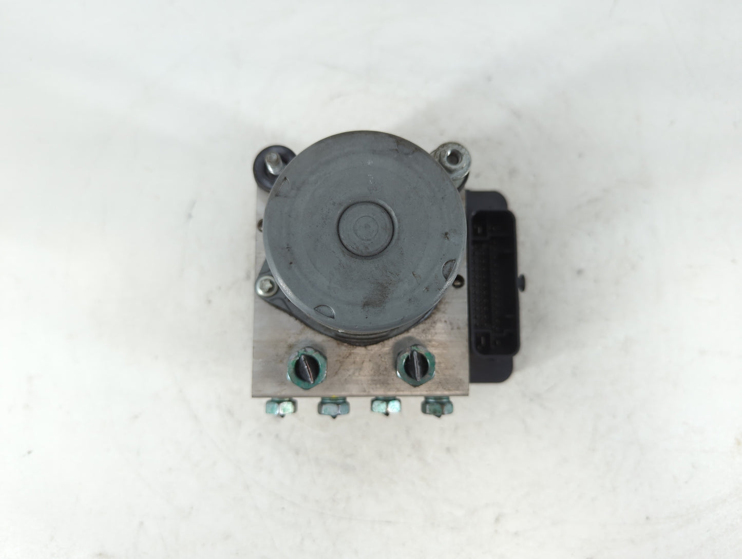 2019-2021 Chevrolet Malibu ABS Pump Control Module Replacement P/N:0650557 84501623 Fits Fits 2019 2020 2021 OEM Used Auto P