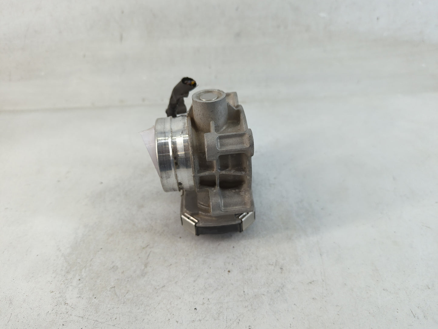 2016-2021 Chevrolet Malibu Throttle Body P/N:12671379AA Fits Fits 2016 2017 2018 2019 2020 2021 2022 OEM Used Auto Parts - O