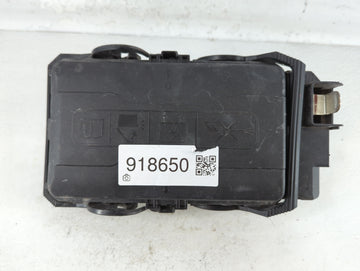 2019-2021 Chevrolet Malibu Fusebox Fuse Box Panel Relay Module P/N:84586305 Fits Fits 2019 2020 2021 OEM Used Auto Parts - O