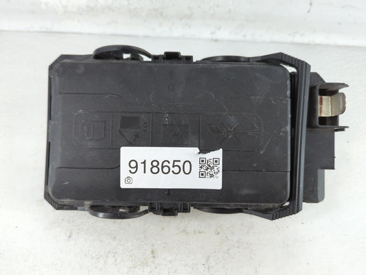 2019-2021 Chevrolet Malibu Fusebox Fuse Box Panel Relay Module P/N:84586305 Fits Fits 2019 2020 2021 OEM Used Auto Parts - O