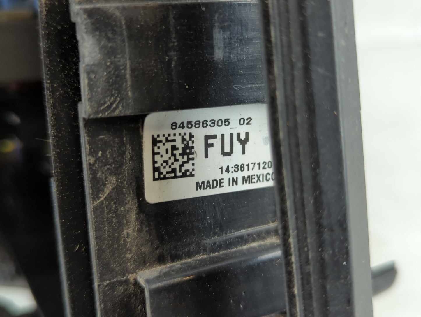 2019-2021 Chevrolet Malibu Fusebox Fuse Box Panel Relay Module P/N:84586305 Fits Fits 2019 2020 2021 OEM Used Auto Parts - O