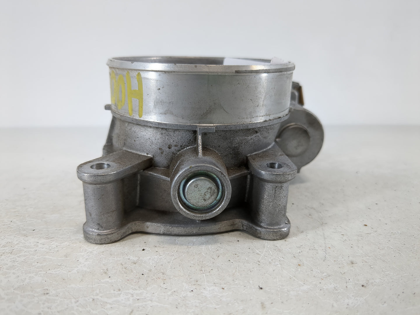 2014-2022 Chevrolet Silverado 1500 Throttle Body P/N:12678224 Fits Fits 2014 2015 2016 2017 2018 2019 2020 2021 2022 OEM Use