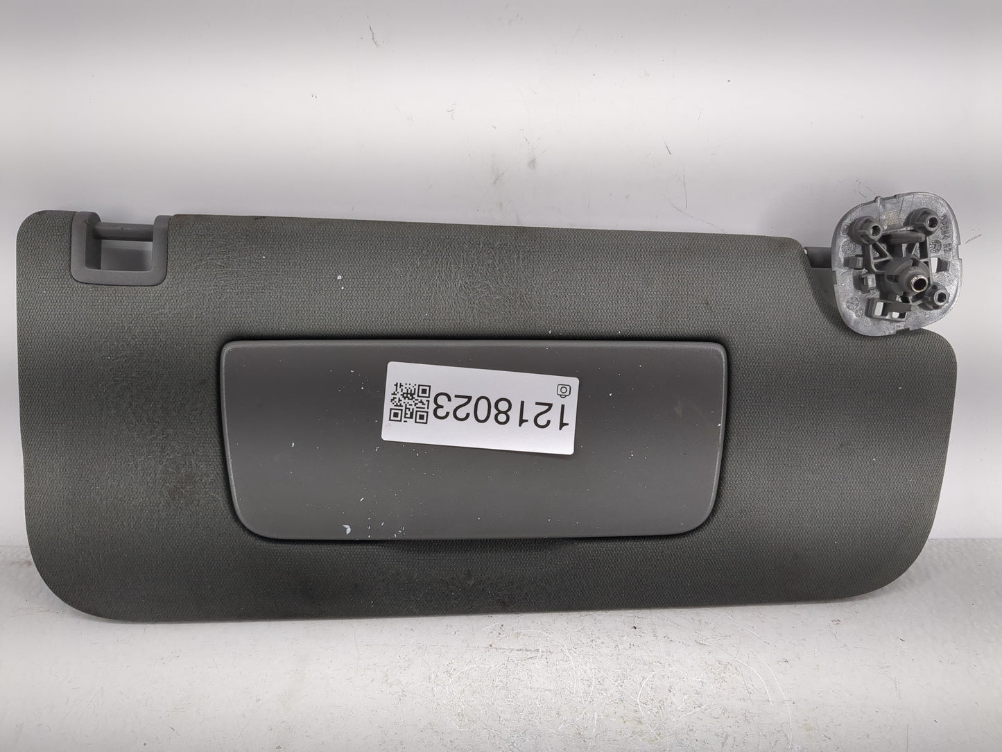2019-2022 Chevrolet Silverado 1500 Sun Visor Shade Replacement Passenger Right Mirror Fits Fits 2019 2020 2021 2022 OEM Used