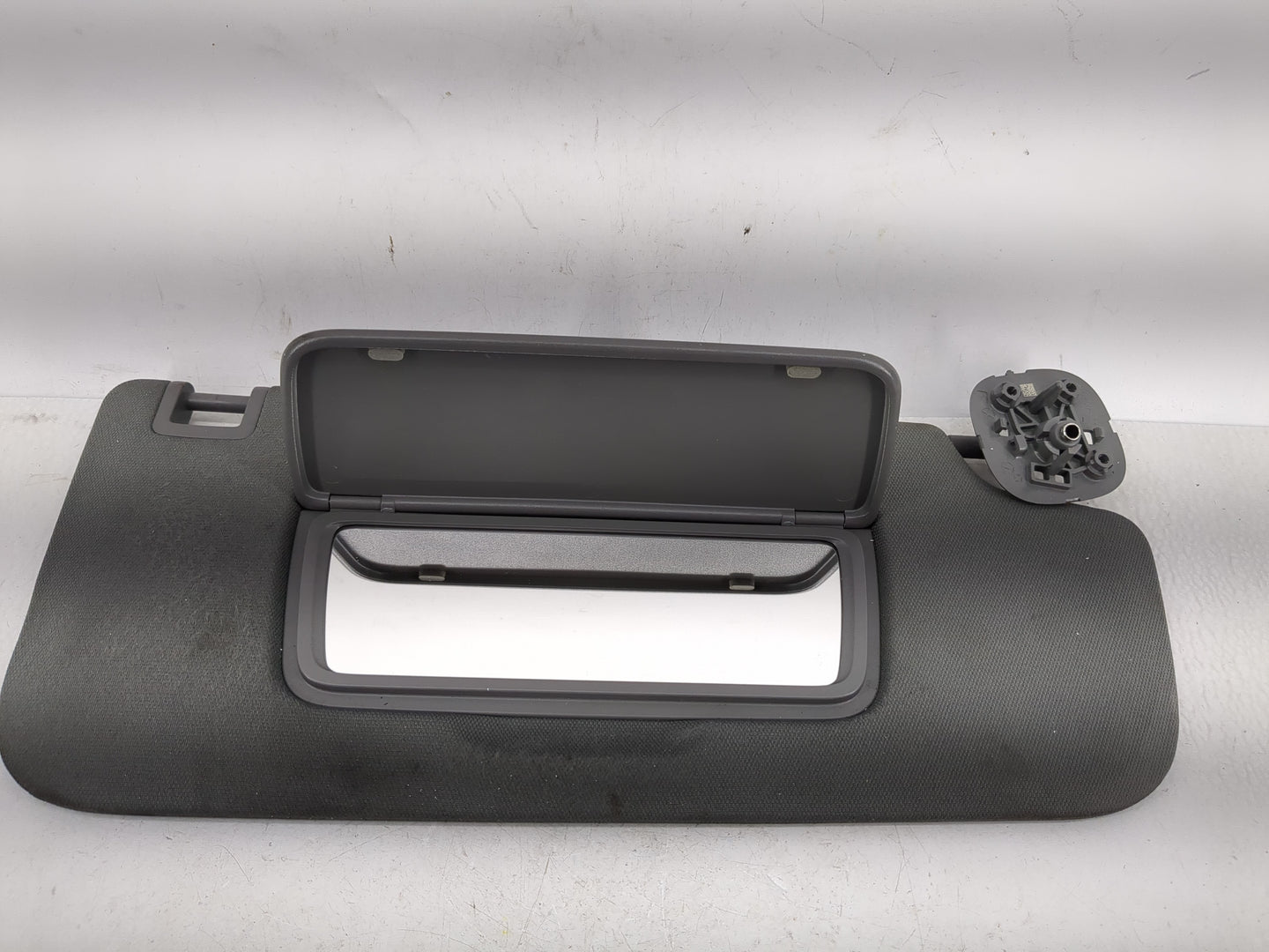 2019-2022 Chevrolet Silverado 1500 Sun Visor Shade Replacement Passenger Right Mirror Fits Fits 2019 2020 2021 2022 OEM Used
