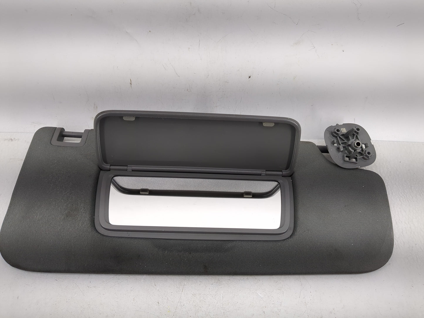 2019-2022 Chevrolet Silverado 1500 Sun Visor Shade Replacement Passenger Right Mirror Fits Fits 2019 2020 2021 2022 OEM Used